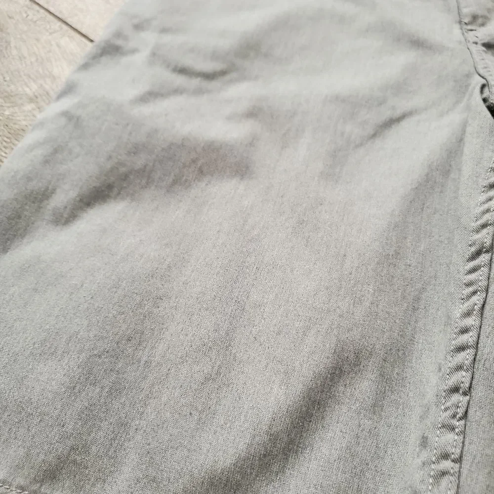 DC Gray Shorts Size 38 - Picture 4 of 11